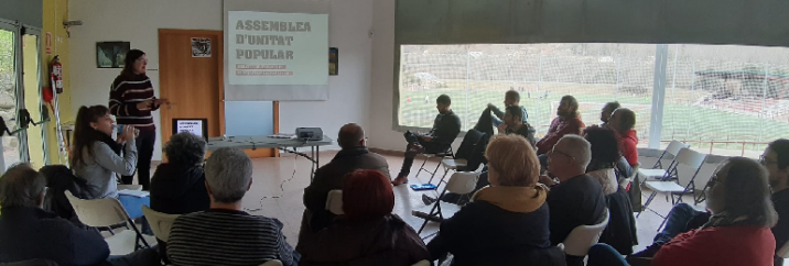 Assemblea d'Unitat Popular celebrada el mes de gener a la sala polivalent del camp de futbol Assemblea d'Unitat Popular celebrada el mes de gener a la sala polivalent del camp de futbol